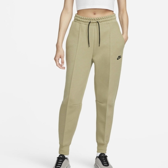 Nike Tech Fleece Women's Mid Rise Jogger Olive Size L - Picture 1 of 9